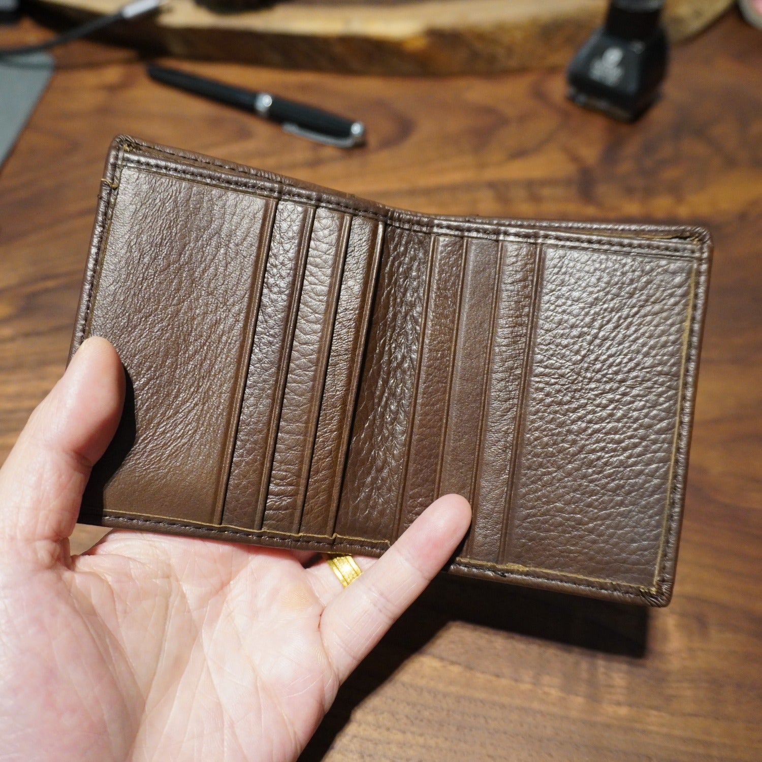 Carteira Compacta de Couro com Dobragem Dupla, Estilo Minimalista e Design Ultra-Fino para Cartões