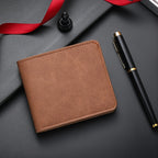 Carteira Masculina Tripla em Couro Legítimo, Múltiplos Compartimentos para Cartões, Ideal Para Uso Profissional ou Lazer, Design Seguro e Prático com Preenchimento de Poliéster, Ótima Opção Diária, Essencial Pra Viagem, Acessório Estiloso, Carteira Minimalista, Material Premium, Alta Qualidade do Couro, Formato Fino, Porta-Cartão Elegante, Moda Masculina, Presente Perfeito