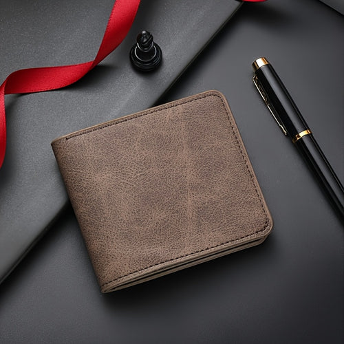 Carteira Masculina Tripla em Couro Legítimo, Múltiplos Compartimentos para Cartões, Ideal Para Uso Profissional ou Lazer, Design Seguro e Prático com Preenchimento de Poliéster, Ótima Opção Diária, Essencial Pra Viagem, Acessório Estiloso, Carteira Minimalista, Material Premium, Alta Qualidade do Couro, Formato Fino, Porta-Cartão Elegante, Moda Masculina, Presente Perfeito