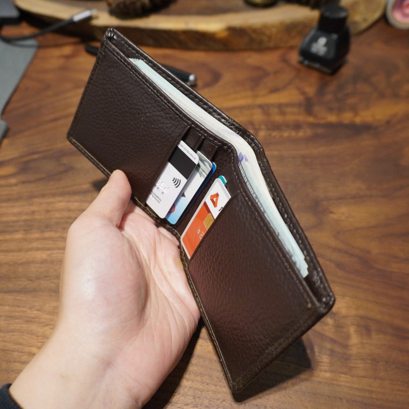 Carteira de couro genuíno estilo vintage, porta de armazenamento de várias cartas, design compacto dobrável duplo, mini carteira portátil para uso empresarial e pessoal, carteira pequena